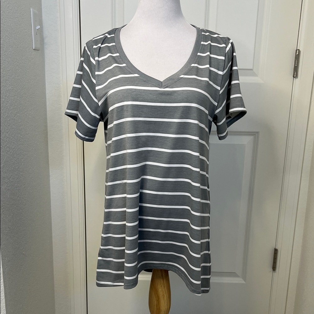 LuLaRoe Christy Gray White Striped V Neck Swing Tunic Top Large 14-16